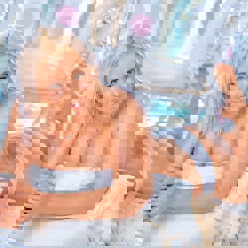 MONIKAAchtungneueNummer