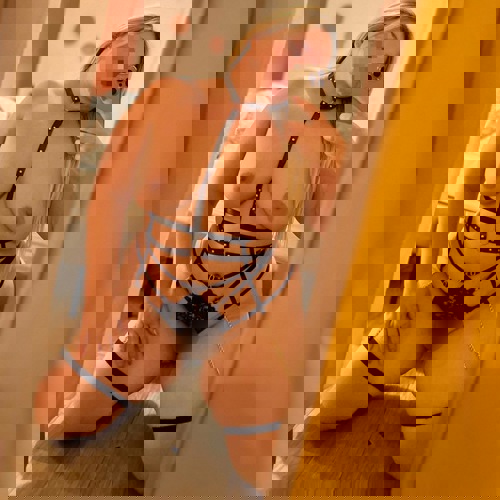 BettyMollyAVExpertin