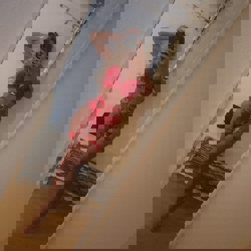 AnastaziaTopBlondine