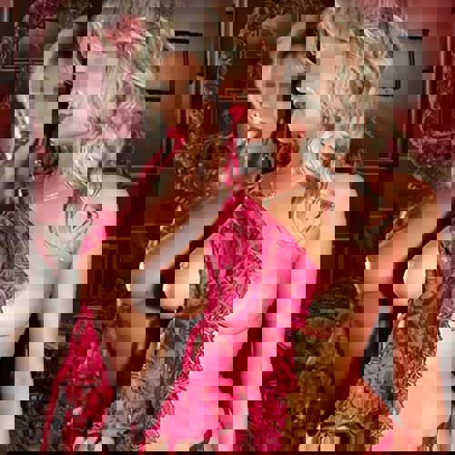 GANZNEUJuliaMassageQueen