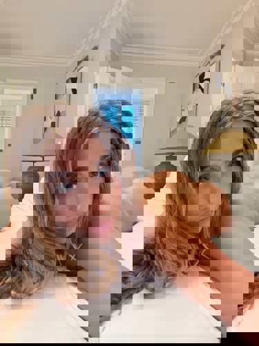 Yvonne75 - +33756858227, +337-56 85 82 27, 07-56-85-82-27