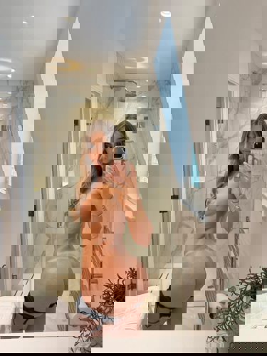 Yvonne75 - +33756858227, +337-56 85 82 27, 07-56-85-82-27