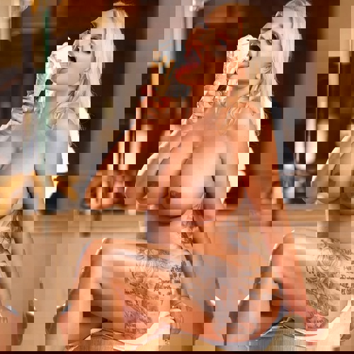 ALINABLONDeureFranzKniginGANZNEU