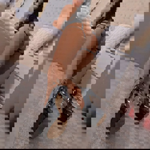 ClaraDominantStrpnDld