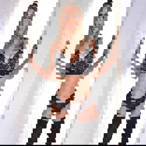 AngelinaneuindeinerStadt100origi