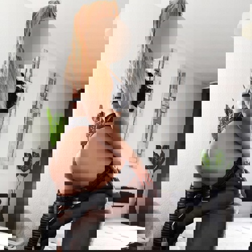 IvanaVerfhrerischeKurvenampSinnl