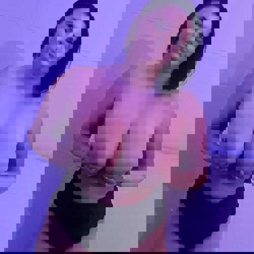 MilenaDeutschampVollbusig