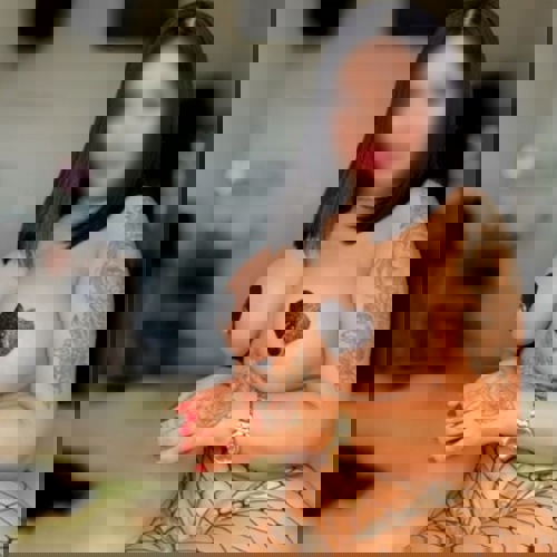 Amaliaqueensqrtingmassageerotic