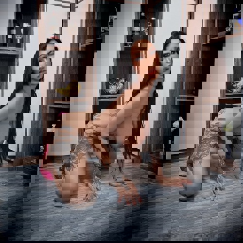 IsabellaAVTopMassage1