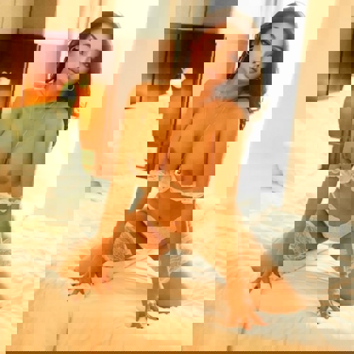 DoraTopMassageMitFreundinKim