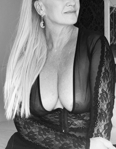 DeluxeMassageampmehrReifeDeutsch - +493083203130, +4930-83203130, 030-83203130