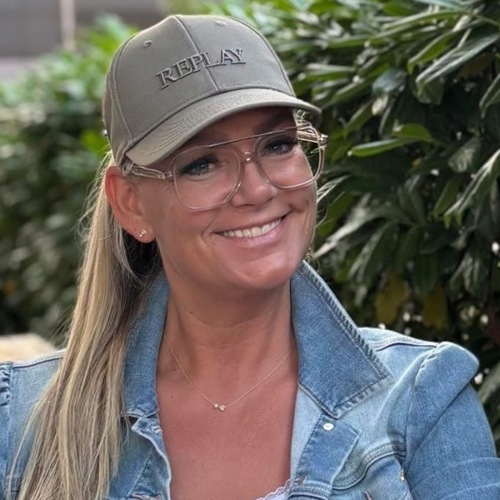 LauraprivatampdiskretnurmitTermi