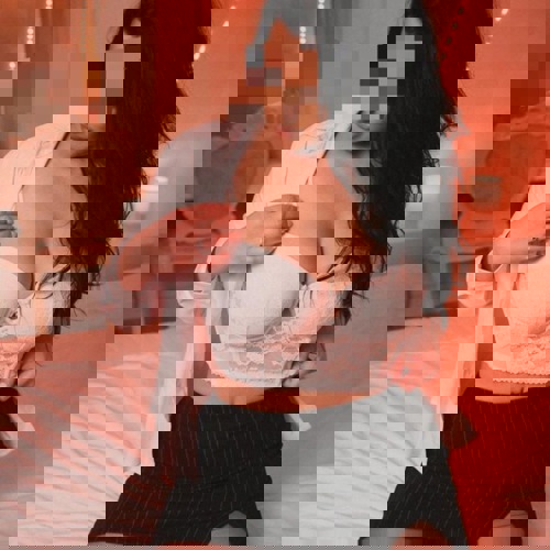 AlexaSinnlicheLatinamitNaturbuse