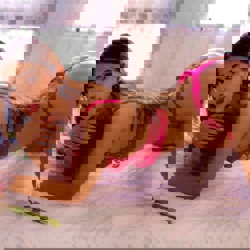 AVHannahTopMassageampTopService