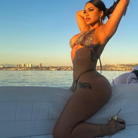 AitanaDominatrizfullParty