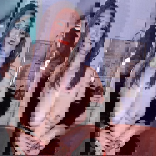 YayaSympathischeFraumitTopMassag