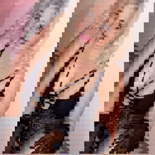 AnitanurperwhatsapperreichbarGAN